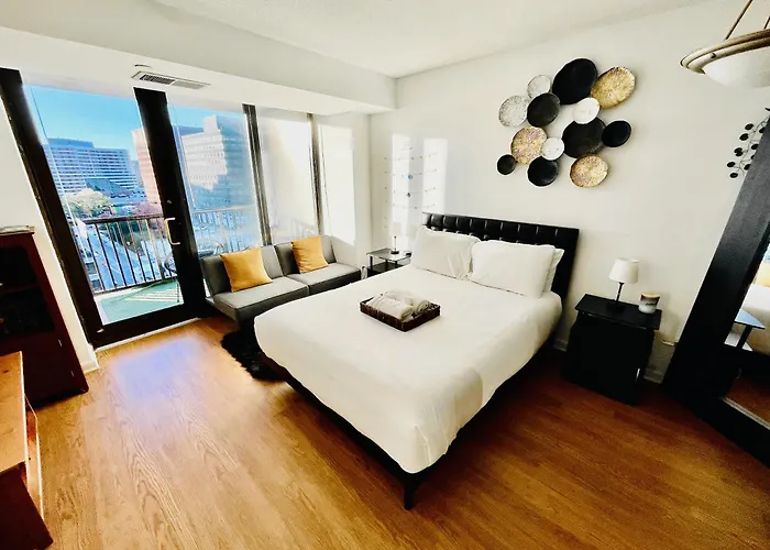 Executive Suite At Crystal City - 1Br, Metro, Gym, Pool, Sauna, 2 Queen Beds