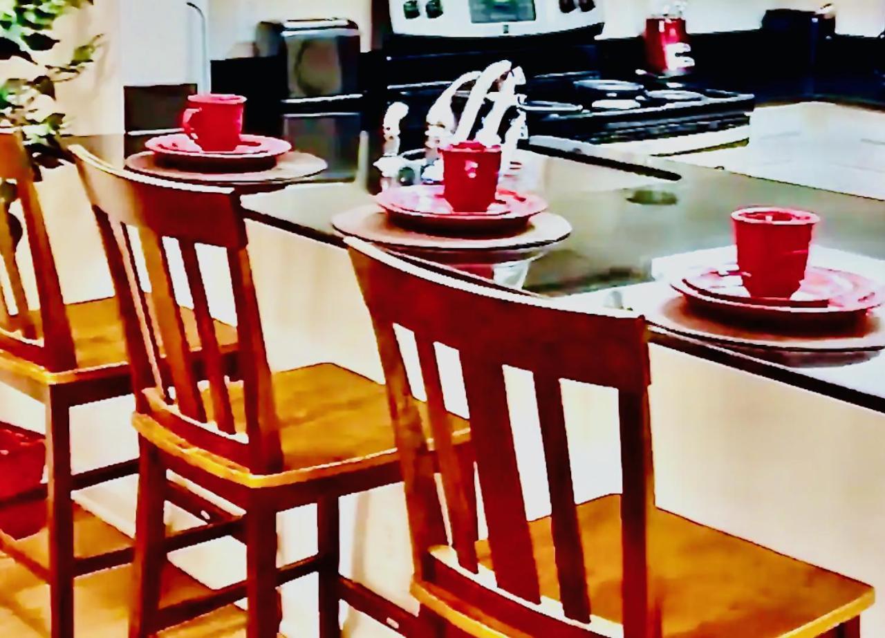 Apartment Executive At Crystal - 1br, Metro, Gym, Pool, Sauna, 2 Queen Beds *